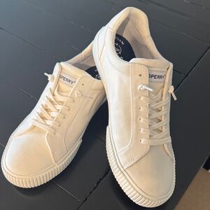 NWT Sperry women’s White Canvas Sneakers size 9 wide
